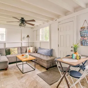  Holiday home New - Pineapple Loft - Entire House Downtown With Ac