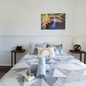  Holiday home Somewhere Over The Rainbow Loft With Ac